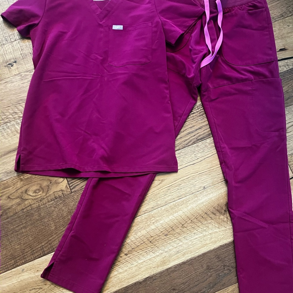 Figs Women's Scrub Set in Magenta